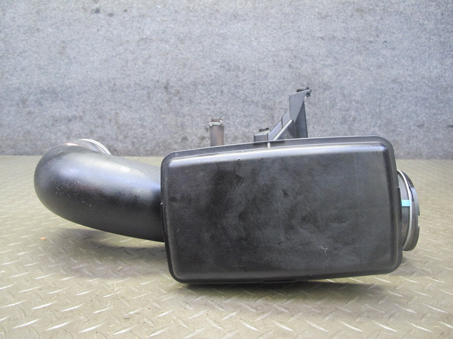 2005-2007 Lexus UZJ100L LX470 Air Intake Inlet Resonator Pipe 17875-50330