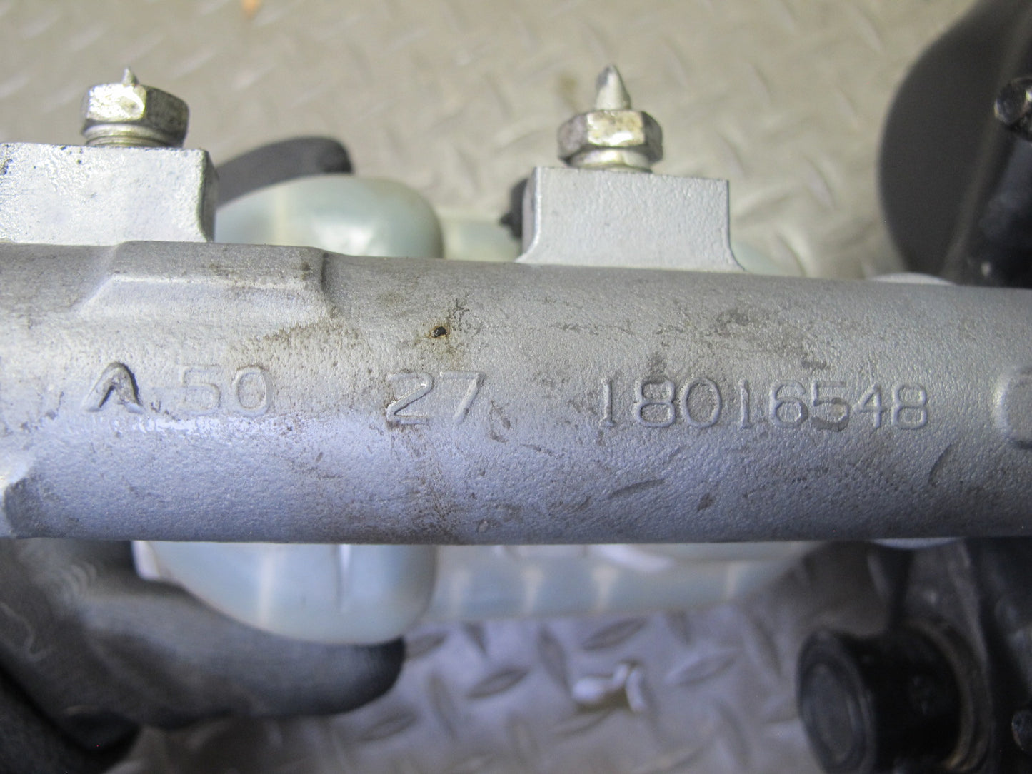 98-04 Chevrolet Corvette C5 Brake Master Cylinder Booster Fluid Reservoir OEM