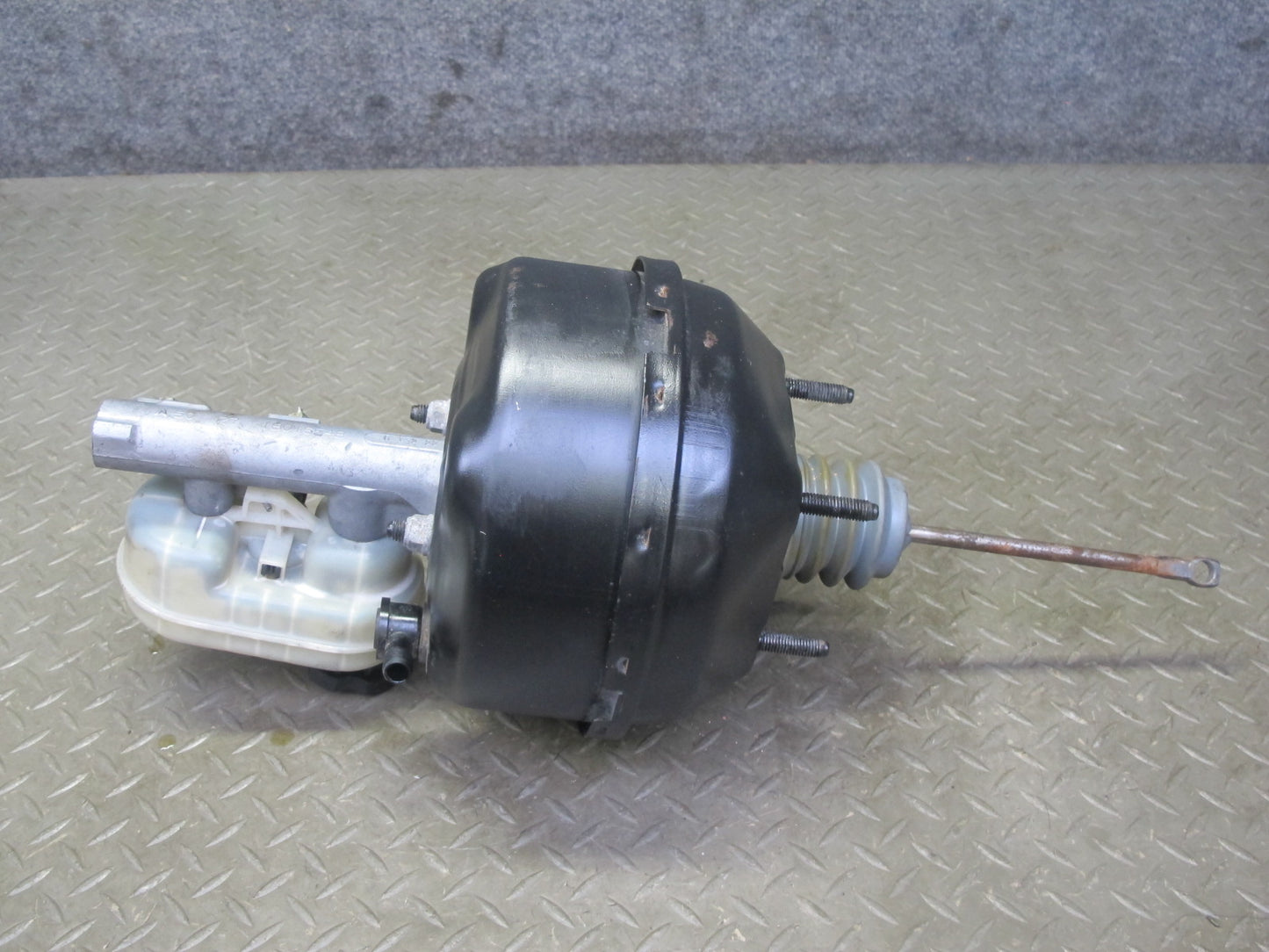 98-04 Chevrolet Corvette C5 Brake Master Cylinder Booster Fluid Reservoir OEM