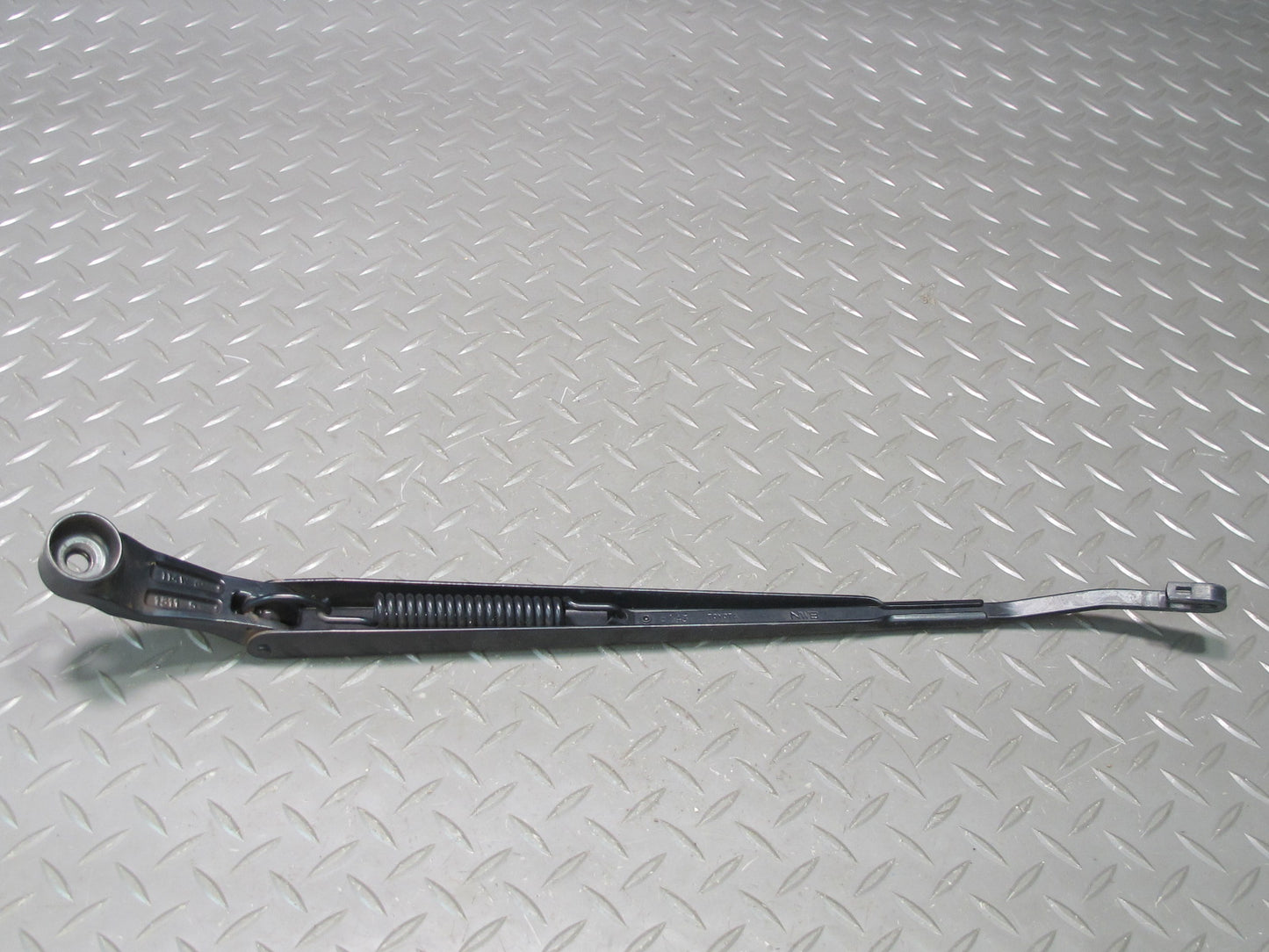 1999-2007 Lexus UZJ100L LX470 Front Left & Right Windshield Wiper Arm Set