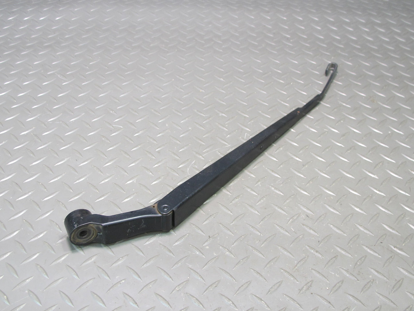 1999-2007 Lexus UZJ100L LX470 Front Left & Right Windshield Wiper Arm Set