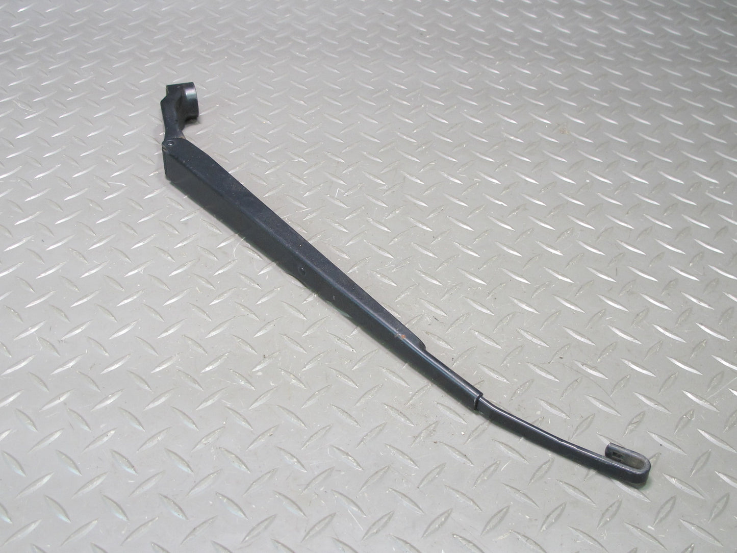 1999-2007 Lexus UZJ100L LX470 Front Left & Right Windshield Wiper Arm Set