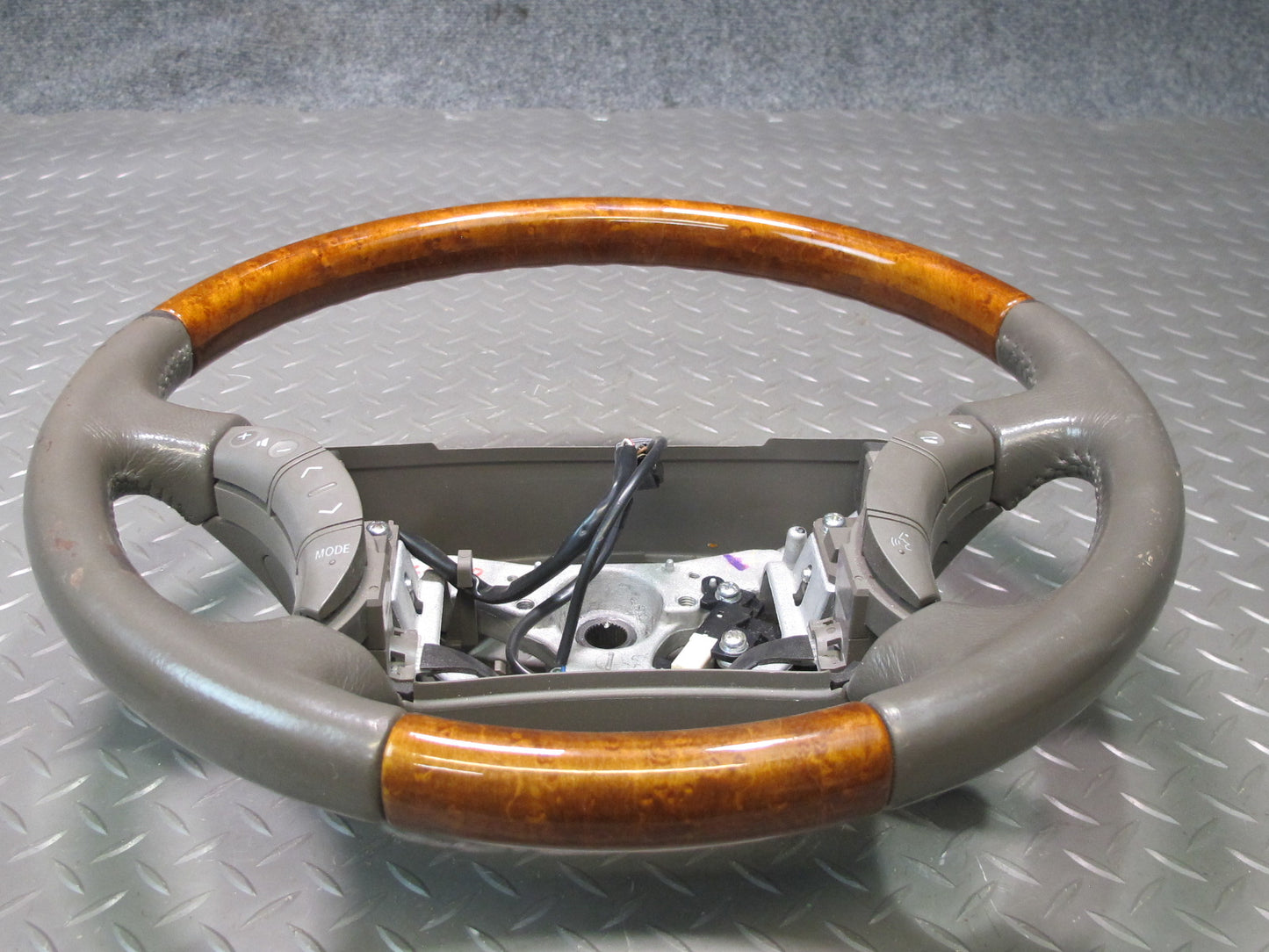 2003-2007 Lexus UZJ100L LX470 Leather Wood Steering w Cruise Switch