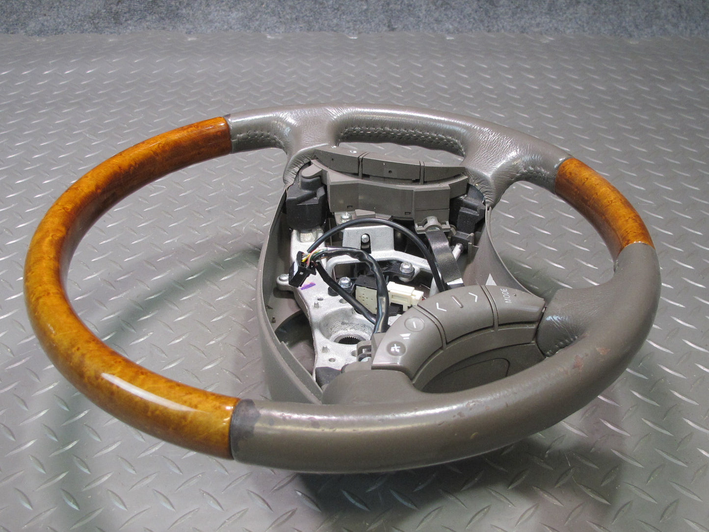 2003-2007 Lexus UZJ100L LX470 Leather Wood Steering w Cruise Switch