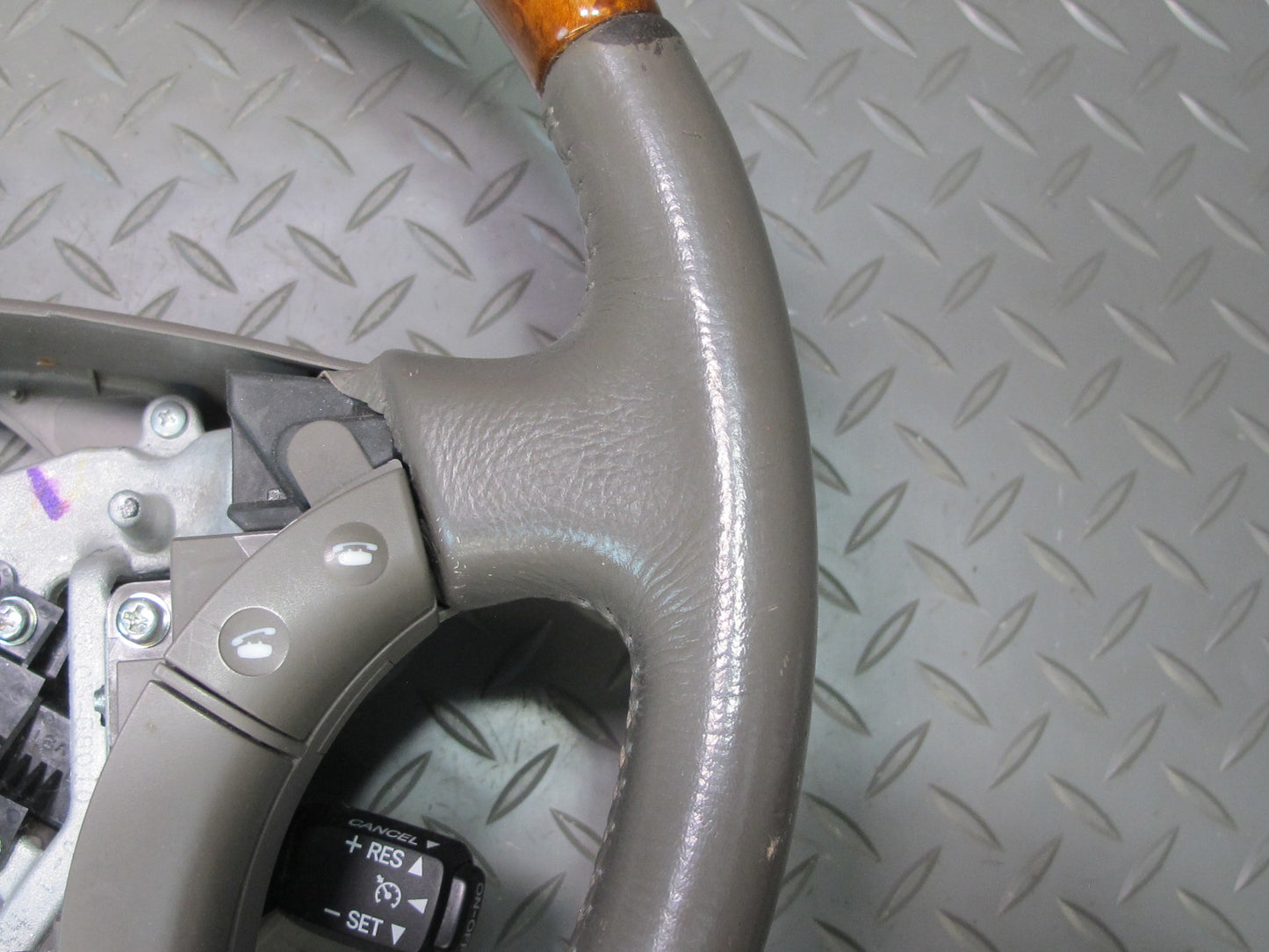 2003-2007 Lexus UZJ100L LX470 Leather Wood Steering w Cruise Switch