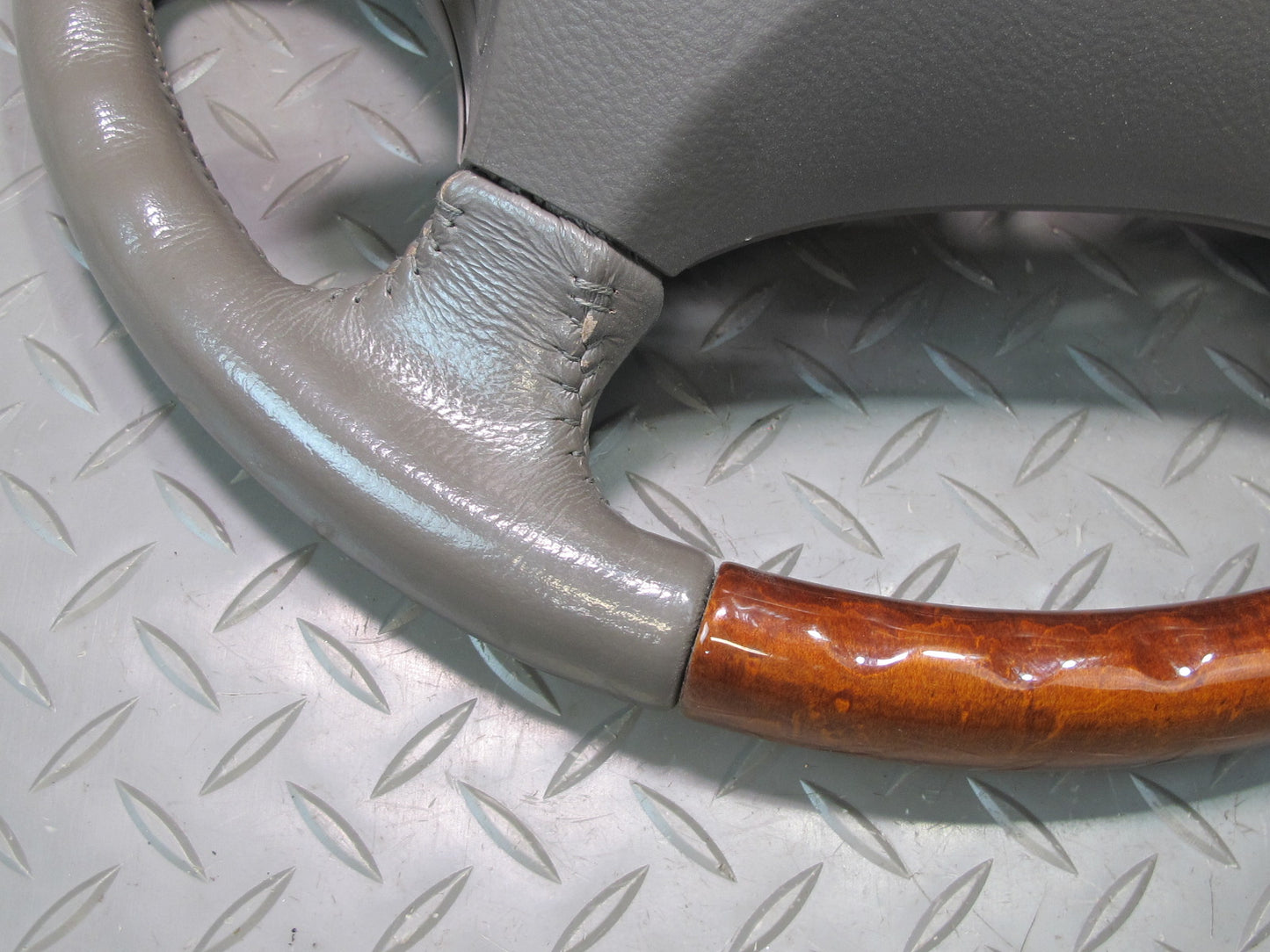 2003-2007 Lexus UZJ100L LX470 Leather Wood Steering w Cruise Switch