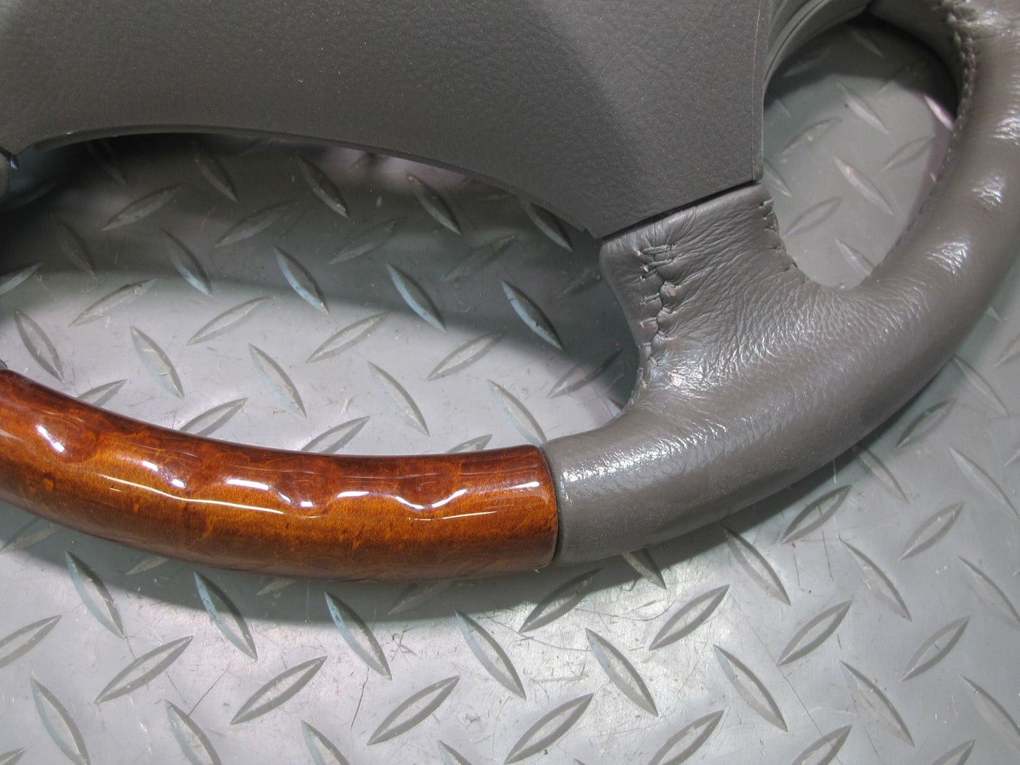 2003-2007 Lexus UZJ100L LX470 Leather Wood Steering w Cruise Switch