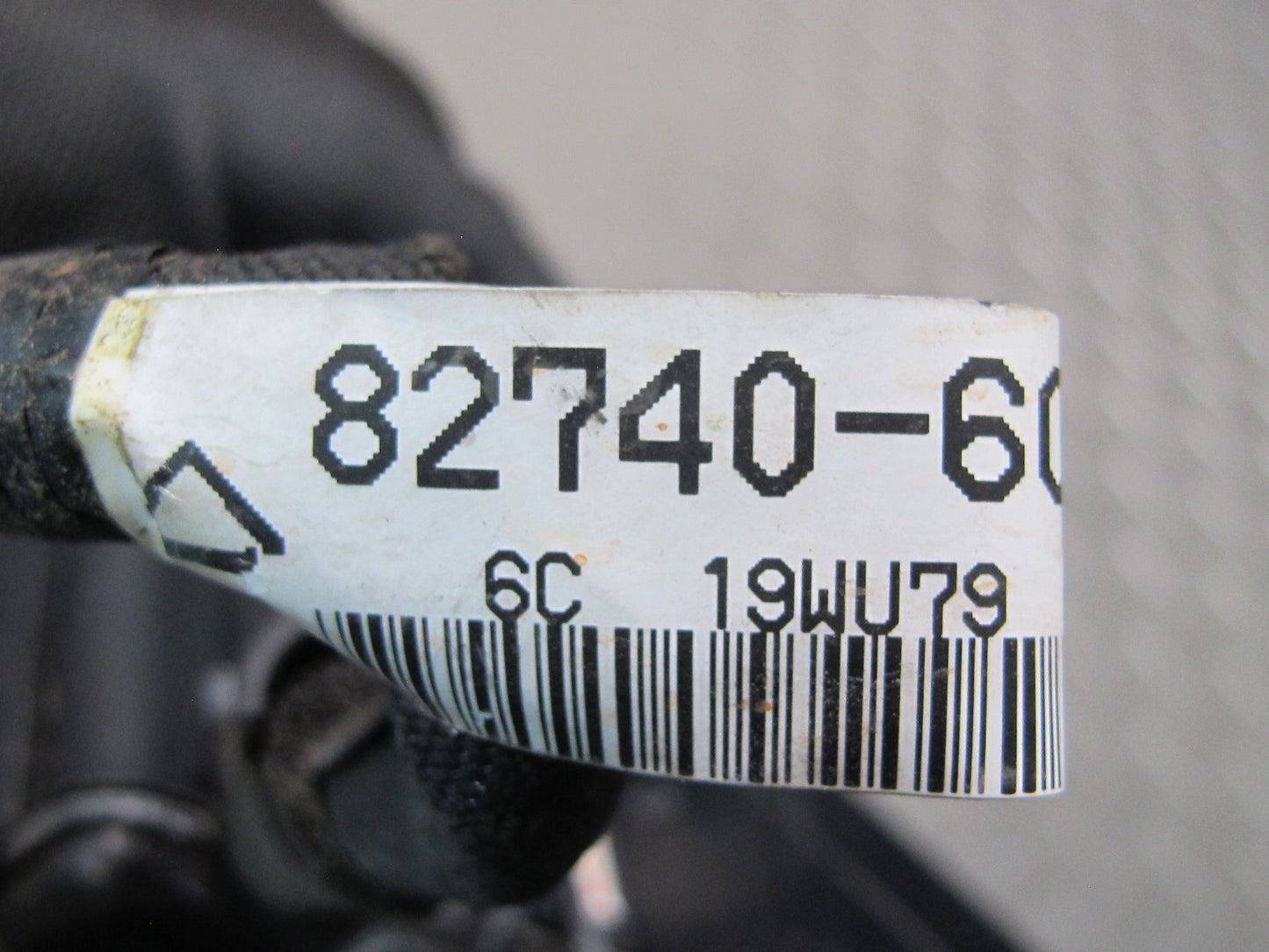 2006-2007 Lexus UZJ100L LX470 Engine Bay Fuse Relay Box Module 82740-60040