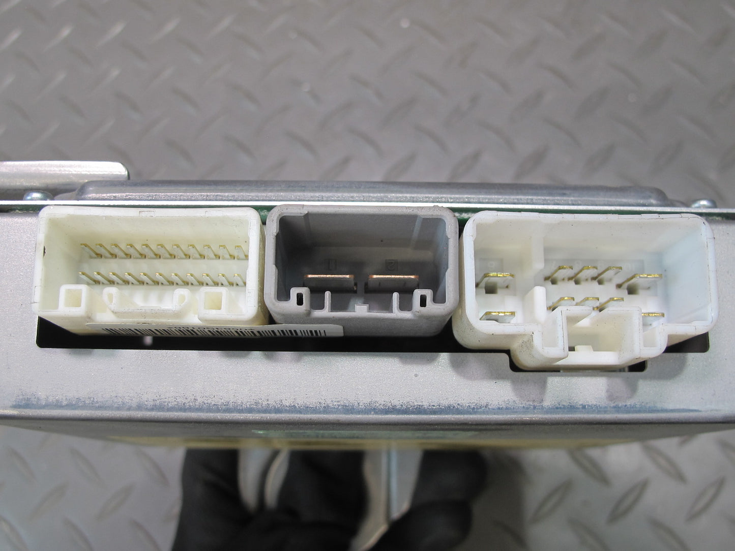 2006-2007 Lexus UZJ100L LX470 Steering Control Module 89181-60040