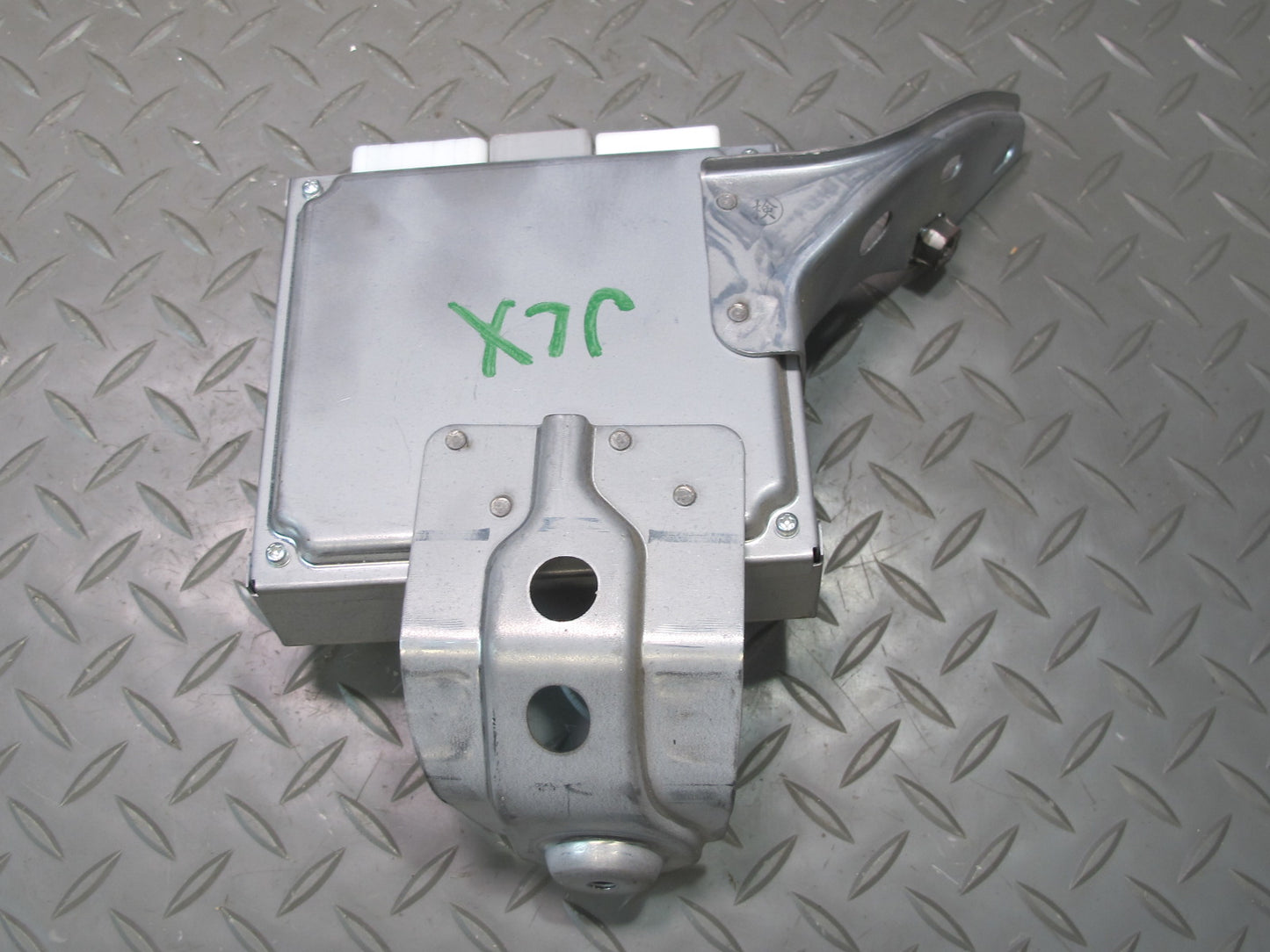 2006-2007 Lexus UZJ100L LX470 Steering Control Module 89181-60040