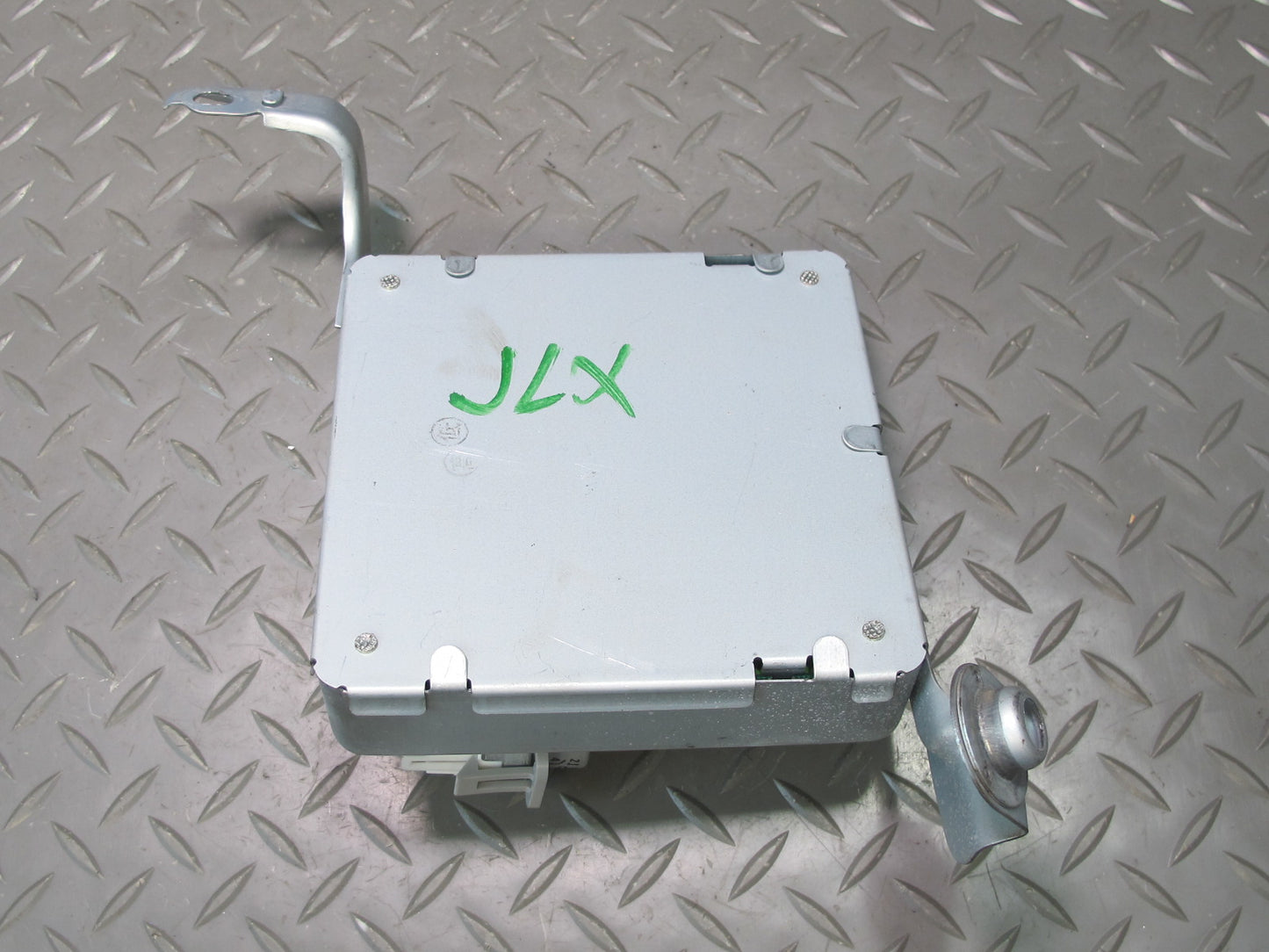 2003-2007 Lexus UZJ100L LX470 Suspension Control Computer Module 89290-60040