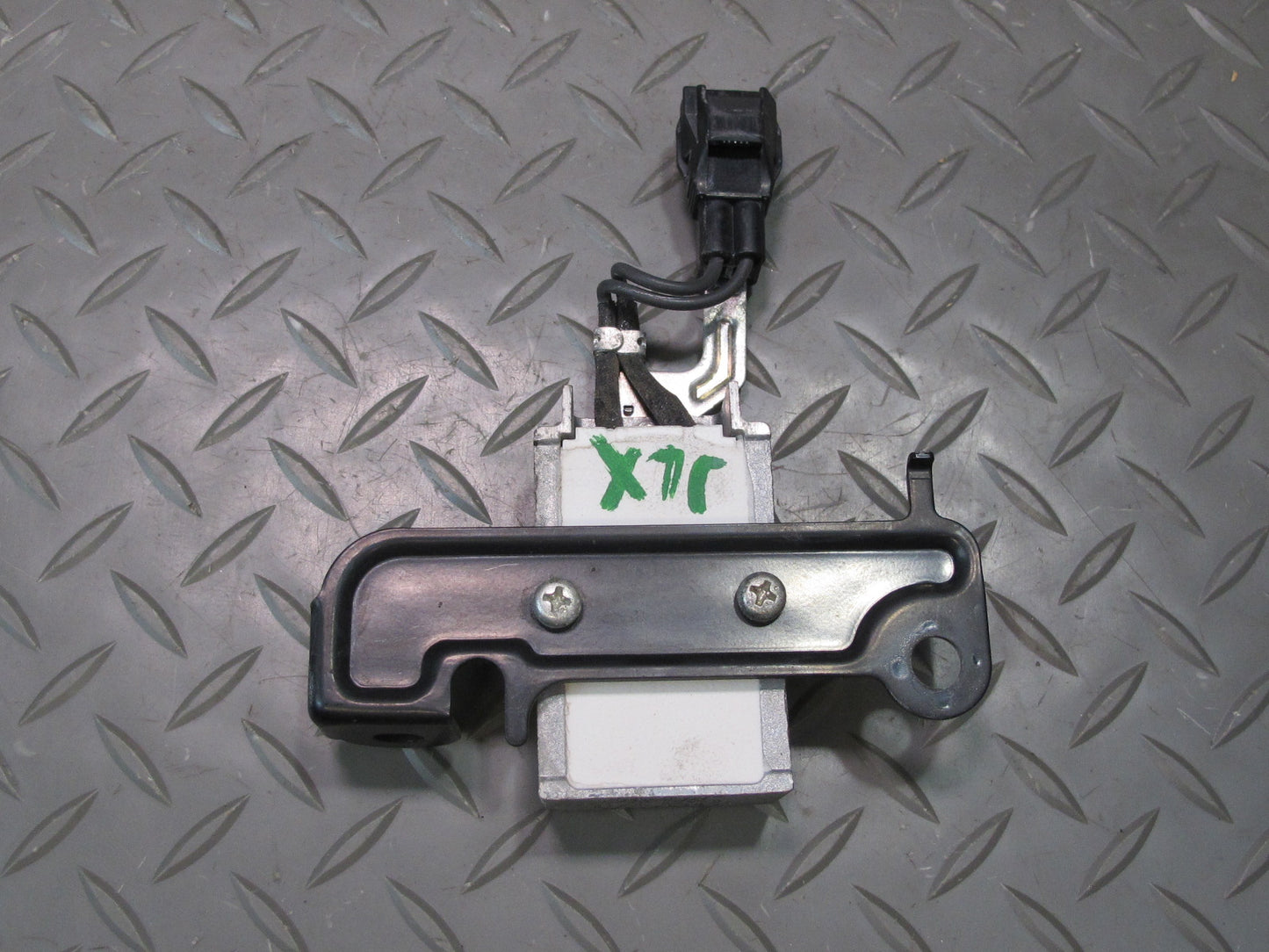 2005-2007 Lexus UZJ100L LX470 Fuel Pump Resistor Module 23080-50170