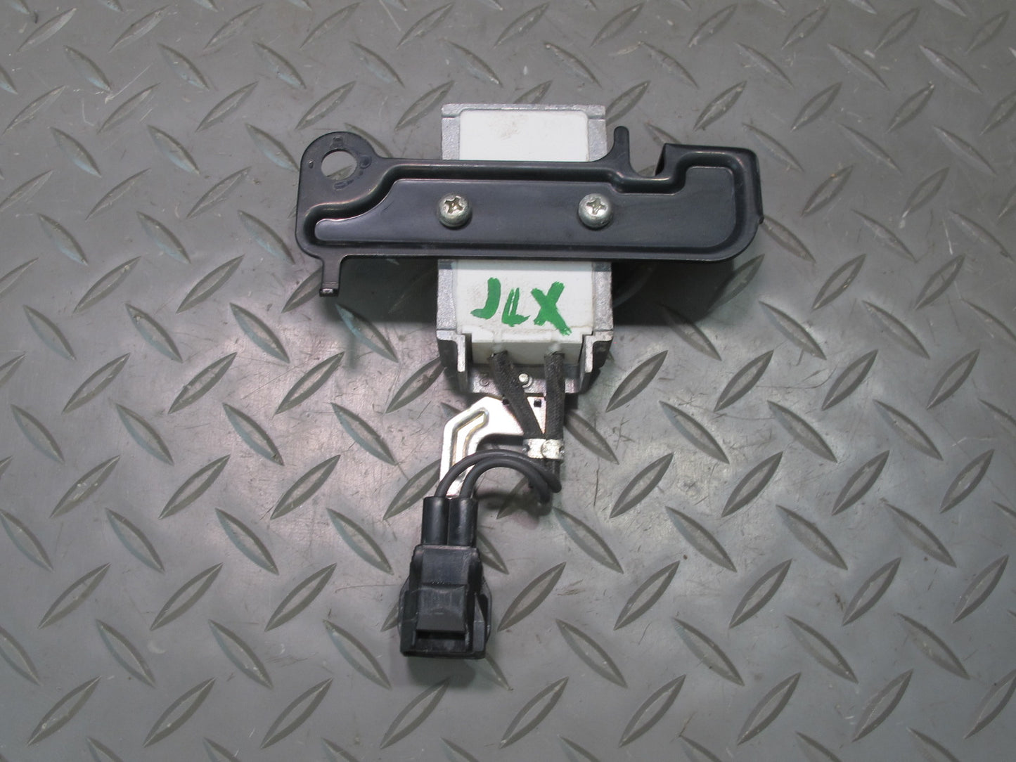 2005-2007 Lexus UZJ100L LX470 Fuel Pump Resistor Module 23080-50170