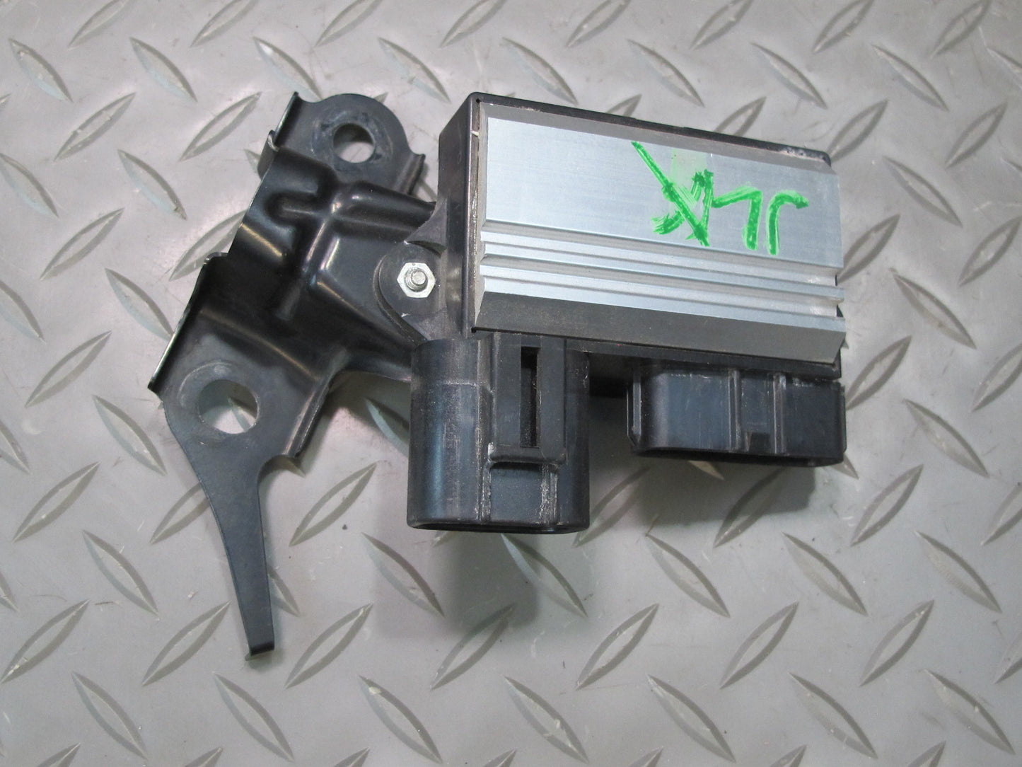 2006-2007 Lexus UZJ100L LX470 Air Injection Control Module 89580-60030