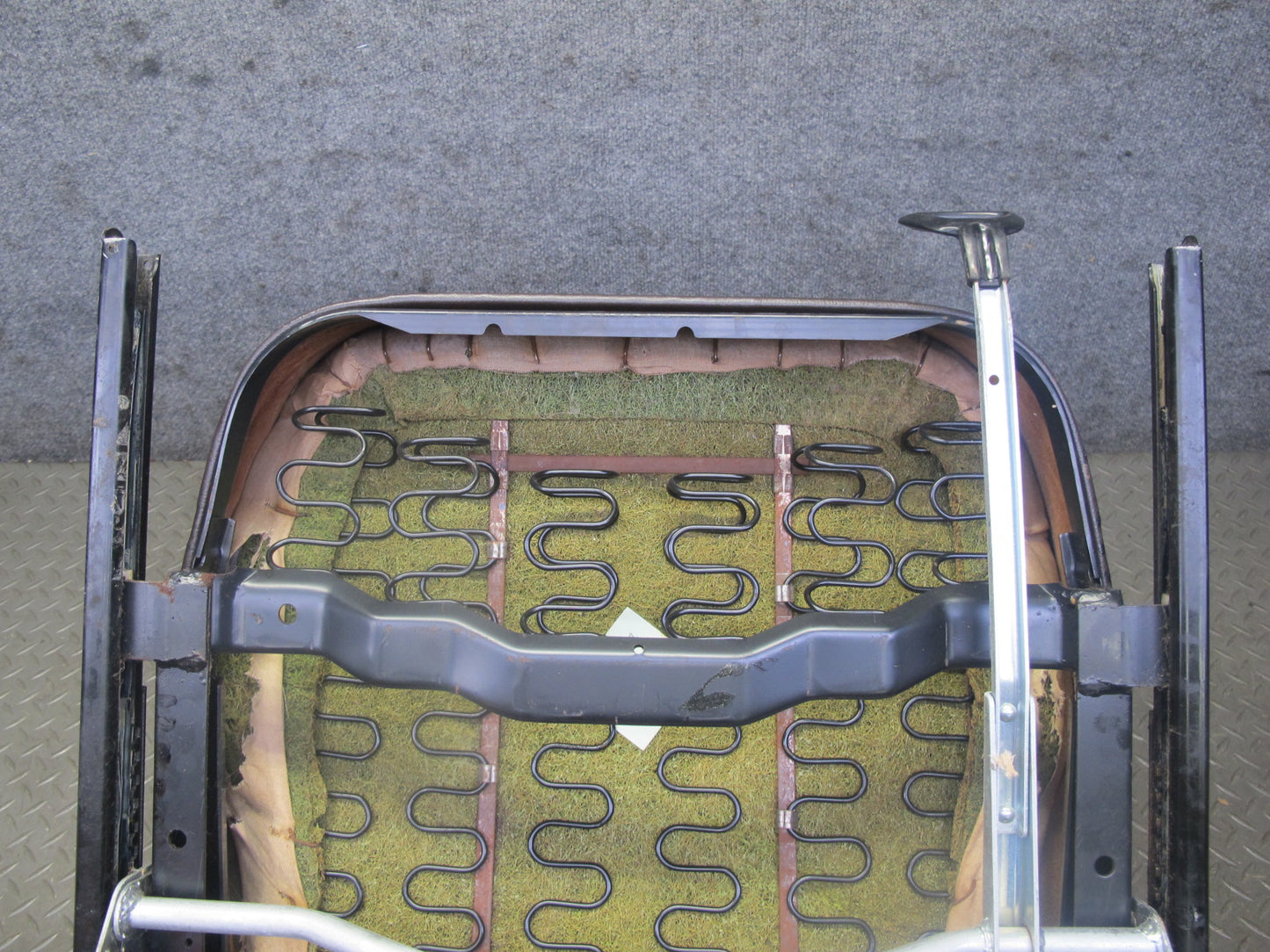 81-85 Mercedes R107 380SL Front Right Seat Lower Leather Cushion Brazil OEM