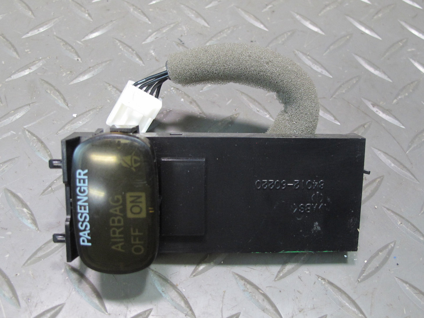 03-07 Lexus UZJ100L LX470 Right Passenger Seat Belt Warning Light 86860-0W100