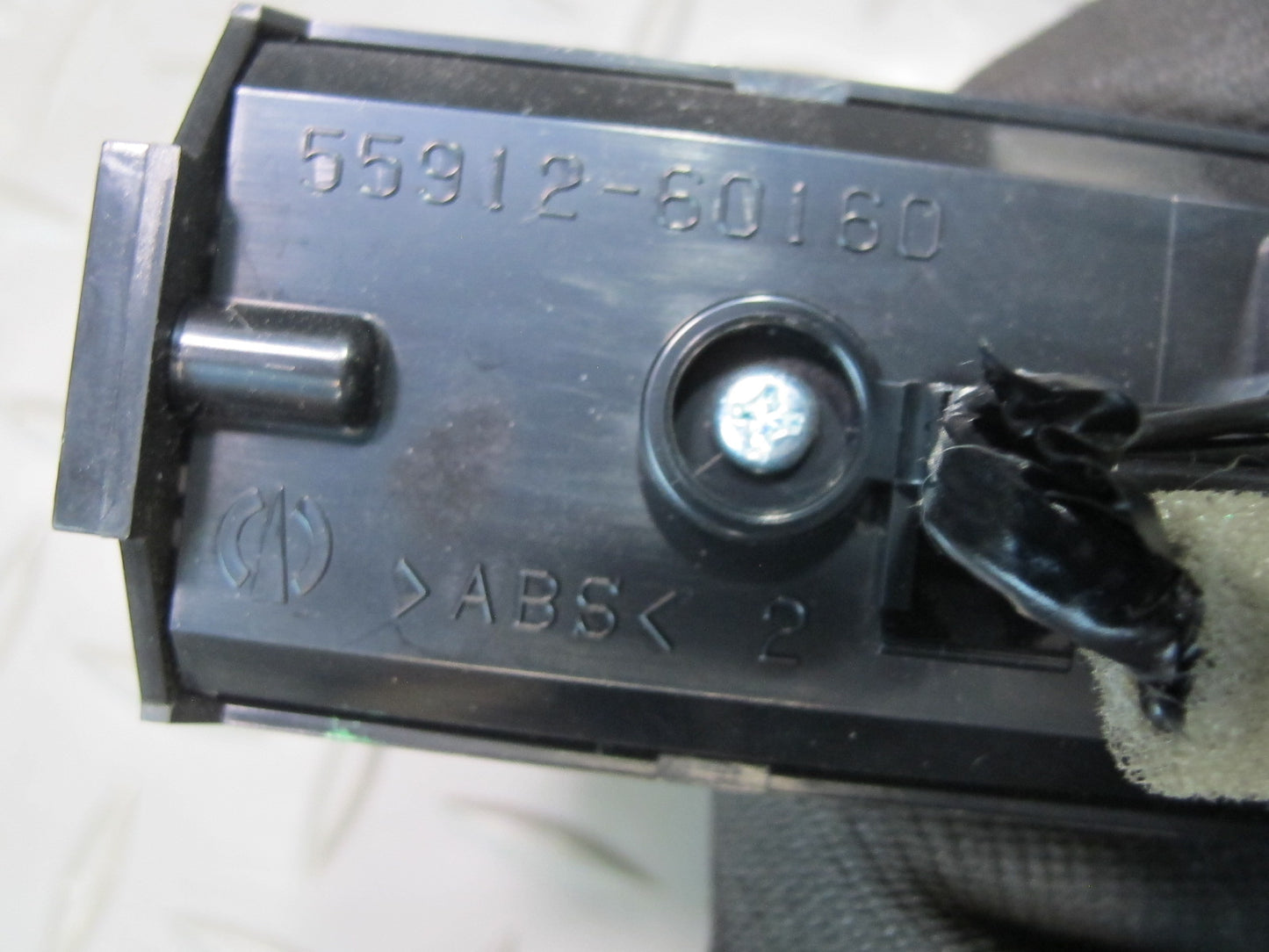 03-07 Lexus UZJ100L LX470 Right Passenger Seat Belt Warning Light 86860-0W100