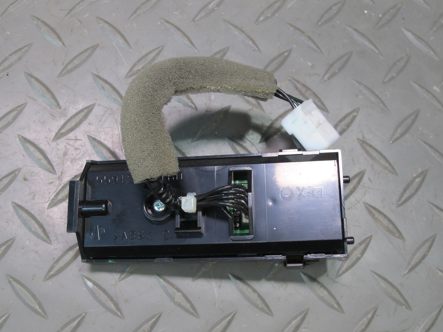 03-07 Lexus UZJ100L LX470 Right Passenger Seat Belt Warning Light 86860-0W100