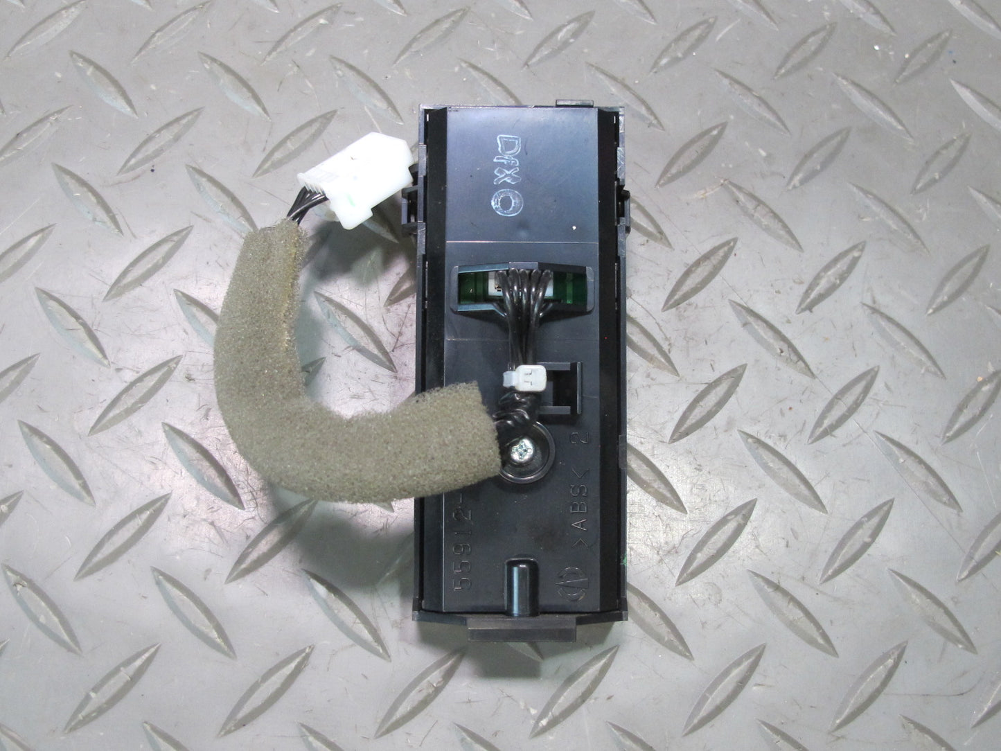 03-07 Lexus UZJ100L LX470 Right Passenger Seat Belt Warning Light 86860-0W100