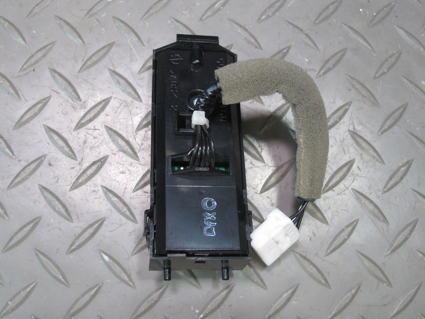 03-07 Lexus UZJ100L LX470 Right Passenger Seat Belt Warning Light 86860-0W100