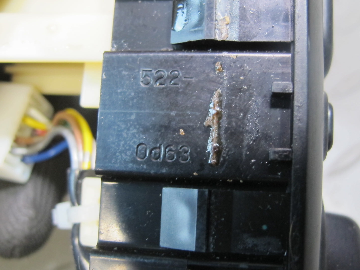 2003-2007 Lexus UZJ100L LX470 Ride Drive Control Suspension Shock Height Switch