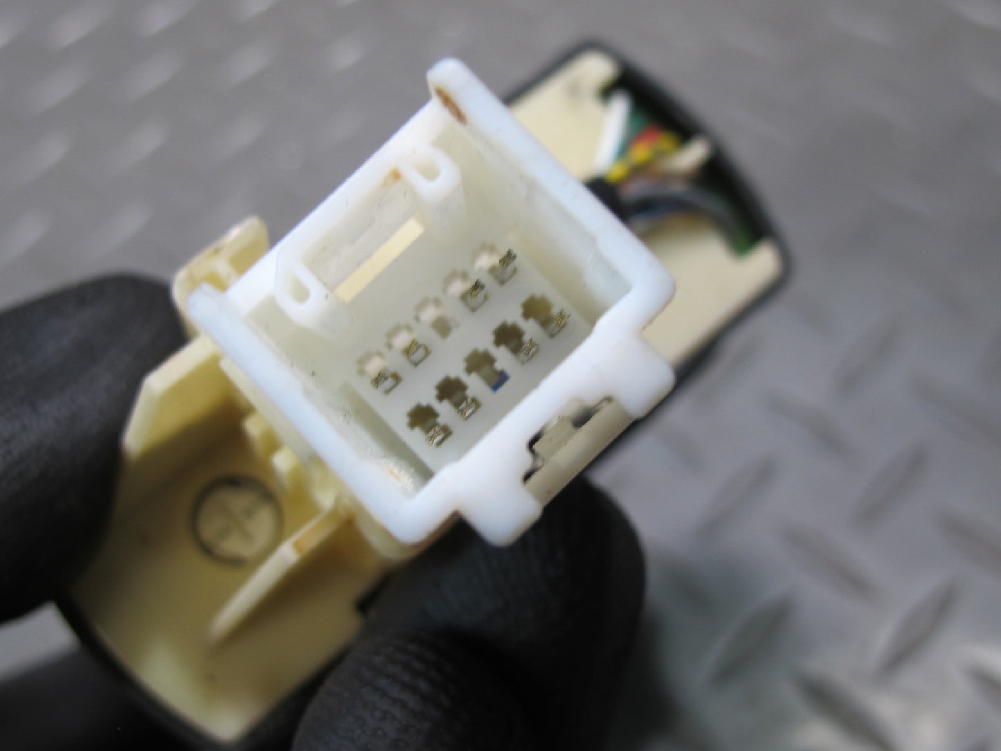 2003-2007 Lexus UZJ100L LX470 Ride Drive Control Suspension Shock Height Switch