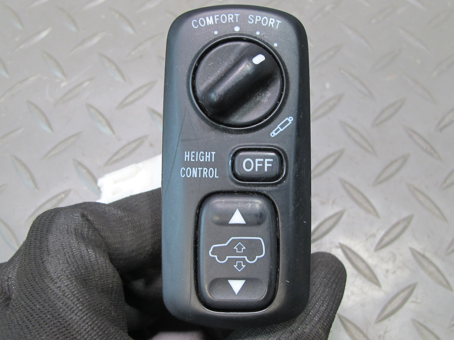 2003-2007 Lexus UZJ100L LX470 Ride Drive Control Suspension Shock Height Switch