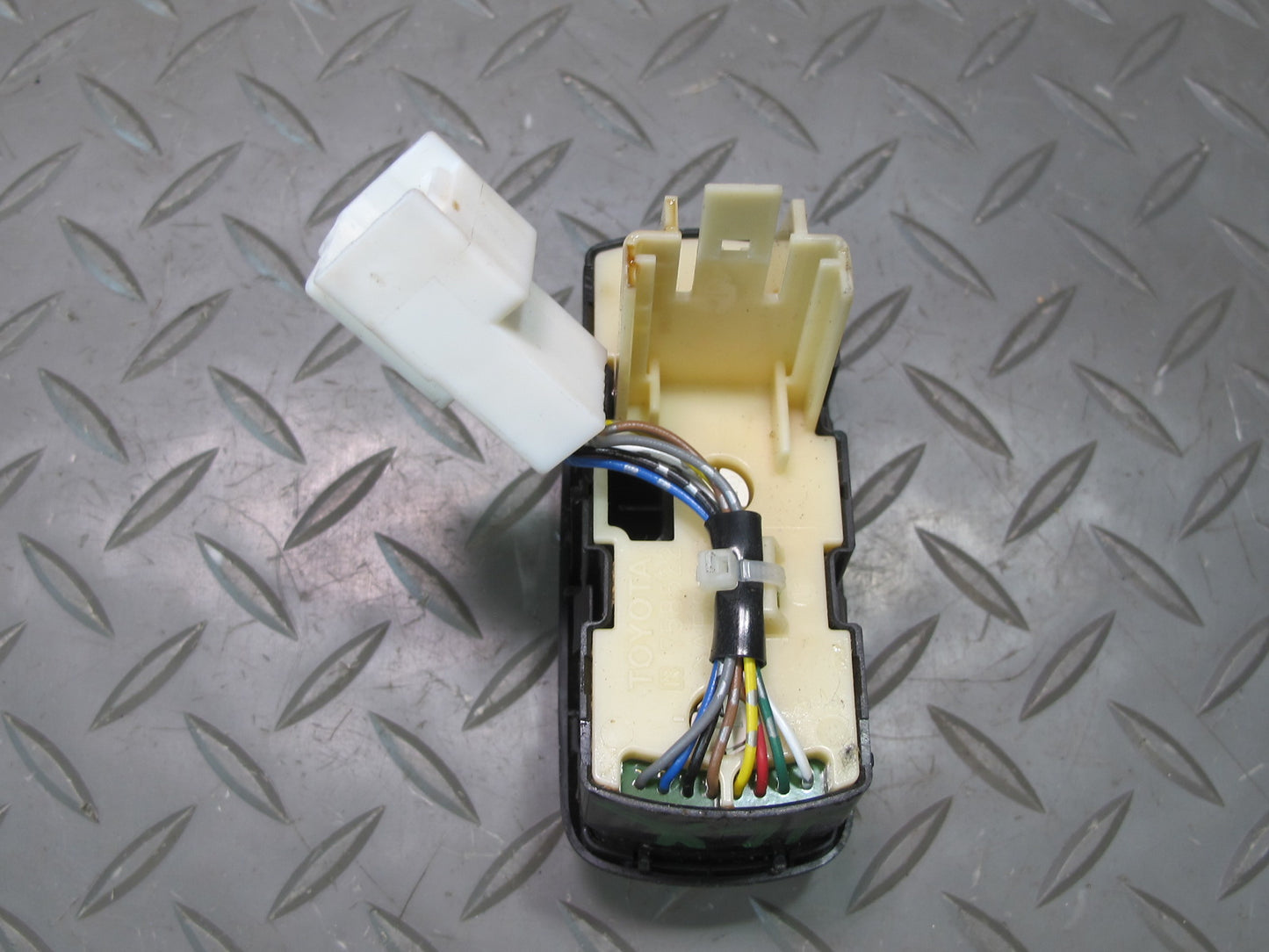 2003-2007 Lexus UZJ100L LX470 Ride Drive Control Suspension Shock Height Switch