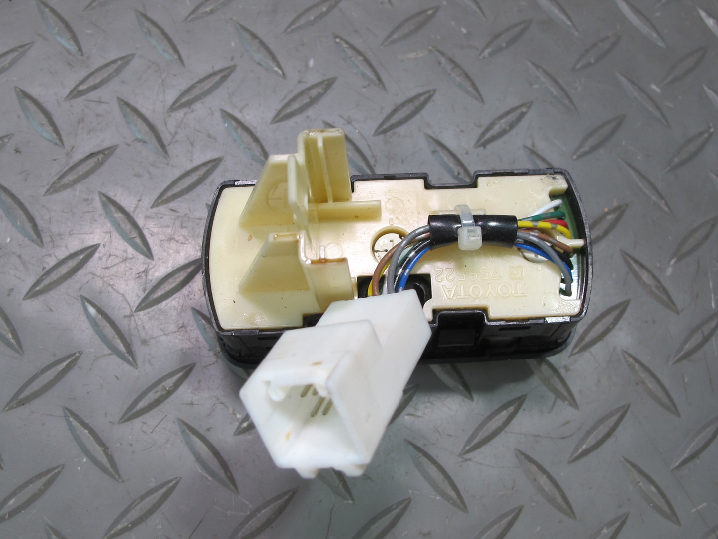 2003-2007 Lexus UZJ100L LX470 Ride Drive Control Suspension Shock Height Switch