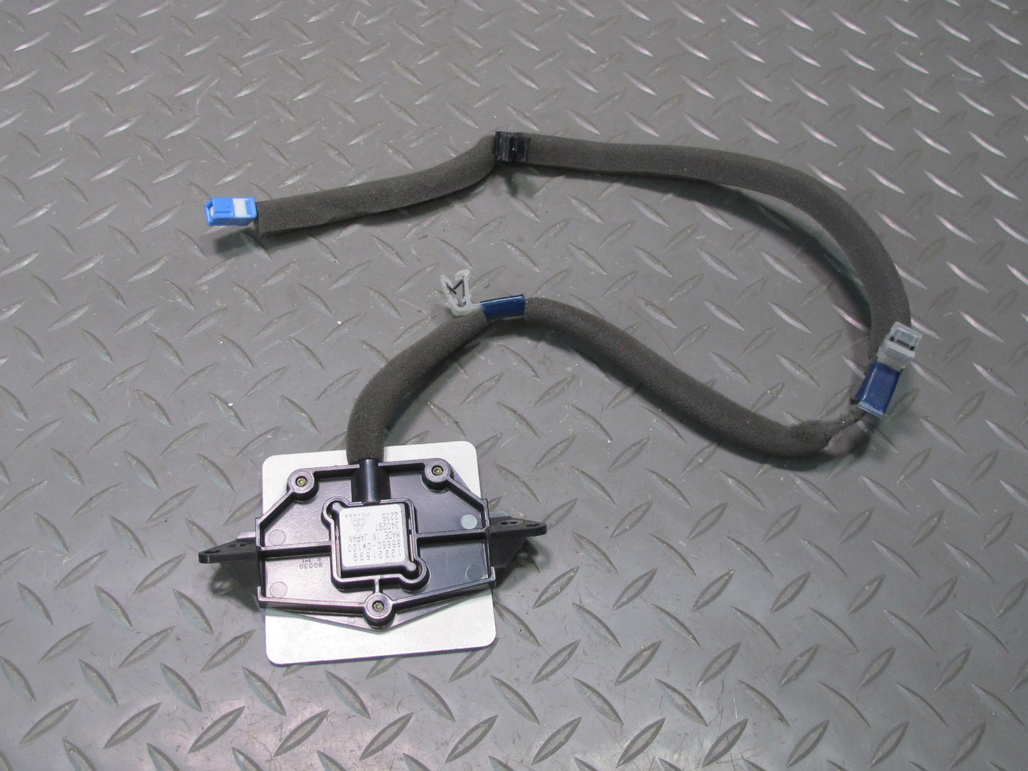 2006-2007 Lexus UZJ100L LX470 GPS Navigation Antenna 86860-0W100