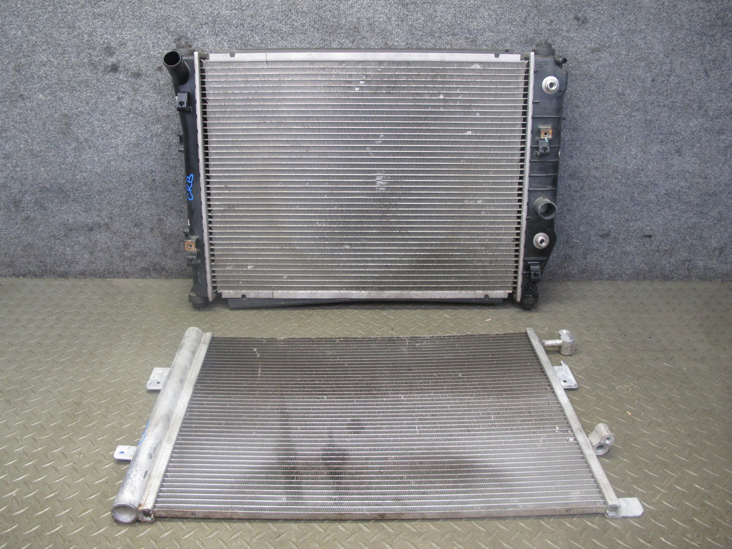 03-06 Chevrolet SSR Engine Cooling Radiator & Condenser Set OEM