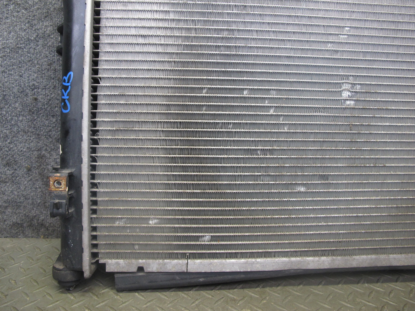 03-06 Chevrolet SSR Engine Cooling Radiator & Condenser Set OEM