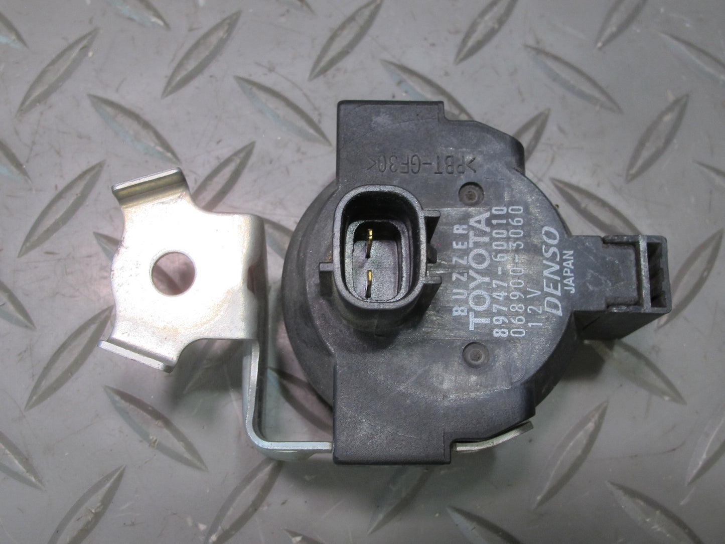 1998-2007 Lexus UZJ100L LX470 Door Lock Chime Buzzer 89747-60010