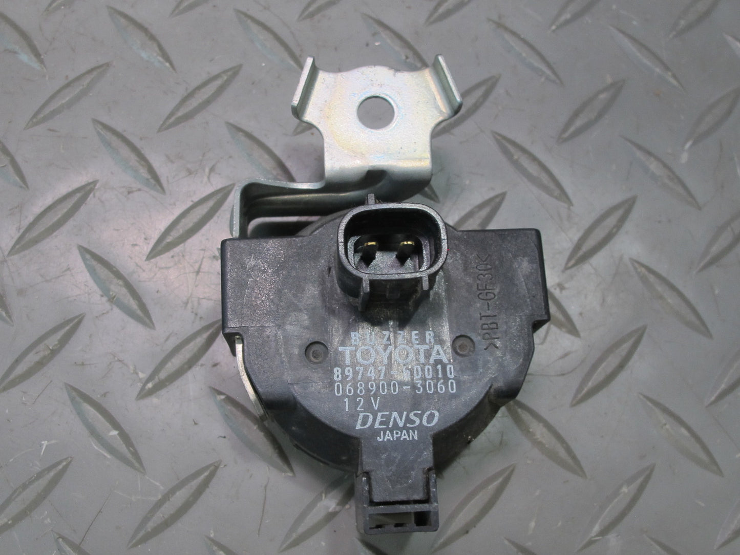 1998-2007 Lexus UZJ100L LX470 Door Lock Chime Buzzer 89747-60010