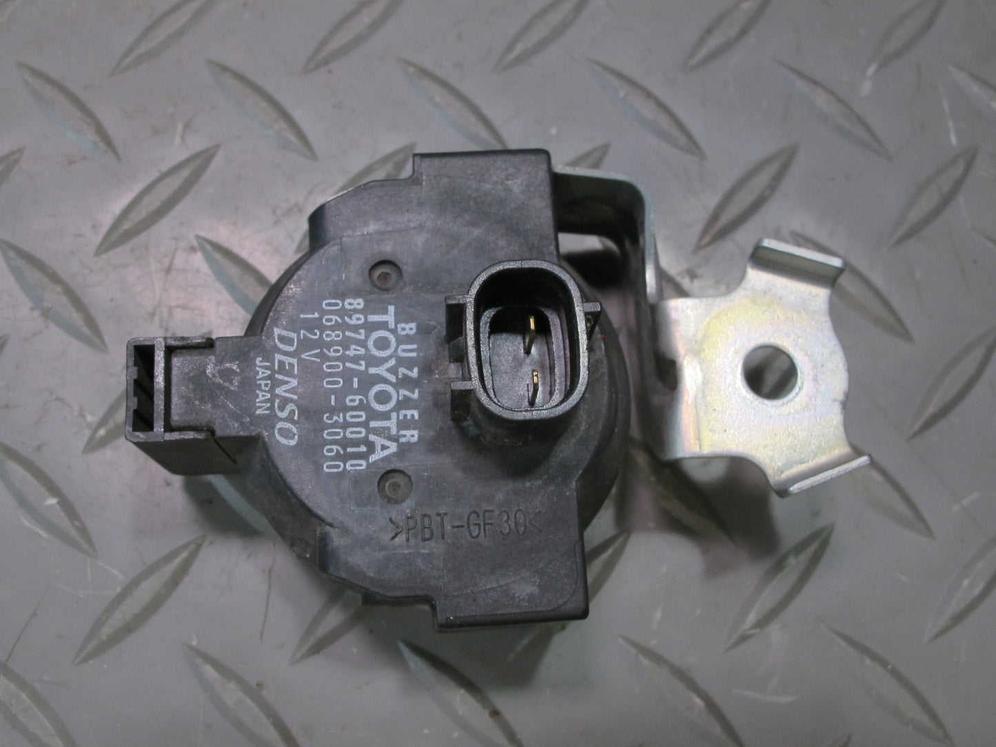 1998-2007 Lexus UZJ100L LX470 Door Lock Chime Buzzer 89747-60010