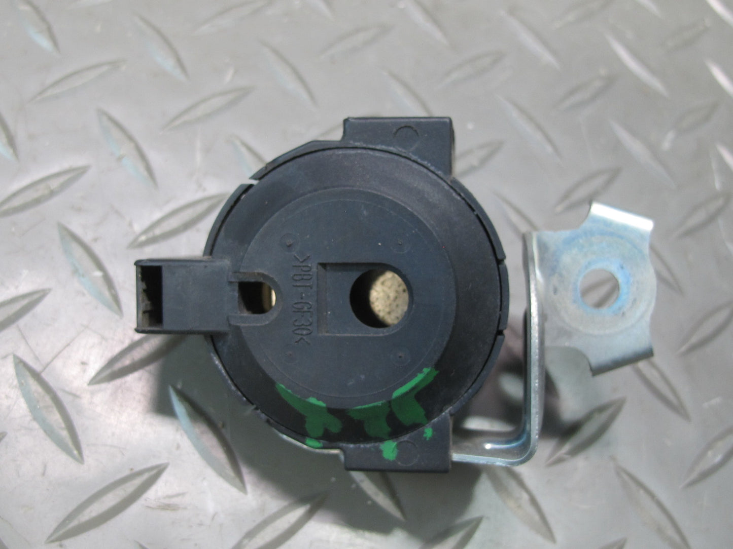 1998-2007 Lexus UZJ100L LX470 Door Lock Chime Buzzer 89747-60010