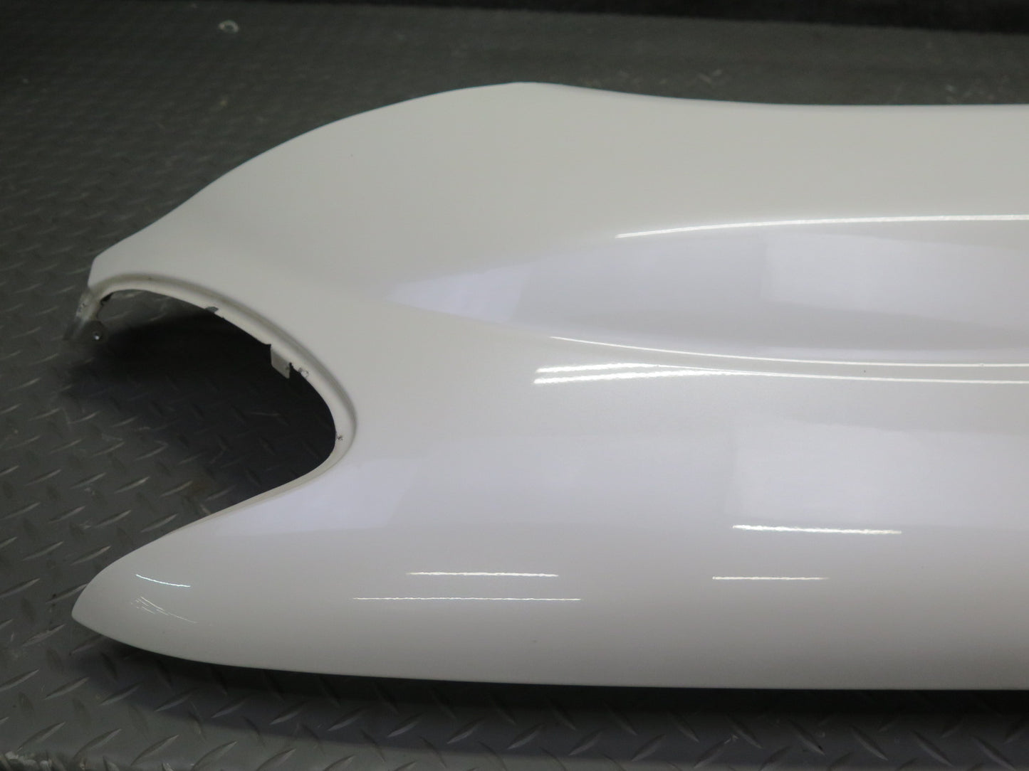 2003-2007 Lexus UZJ100L LX470 Front Right Fender Shell Panel Cover White