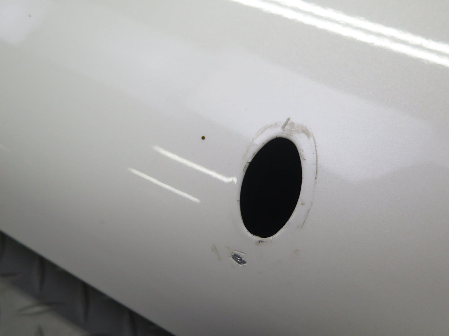 2003-2007 Lexus UZJ100L LX470 Front Right Fender Shell Panel Cover White