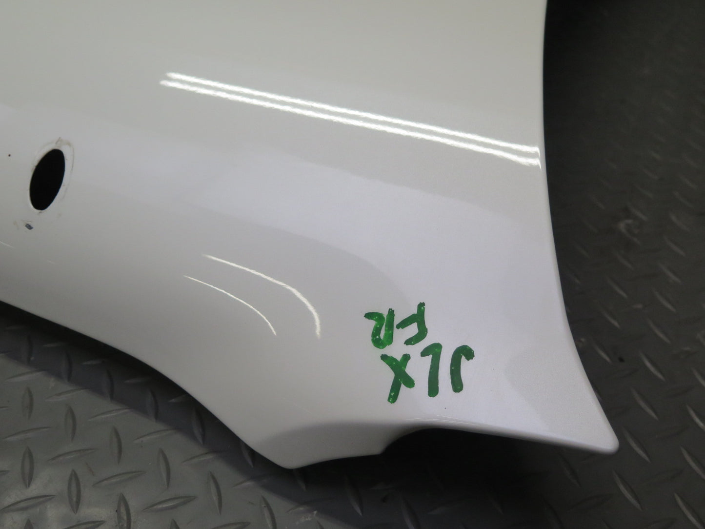 2003-2007 Lexus UZJ100L LX470 Front Right Fender Shell Panel Cover White