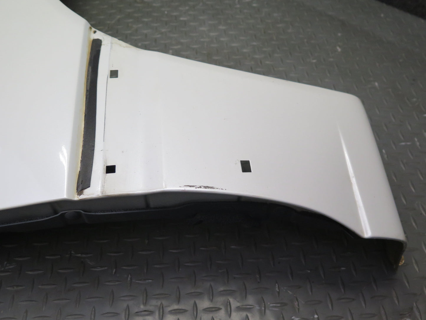 2003-2007 Lexus UZJ100L LX470 Front Right Fender Shell Panel Cover White