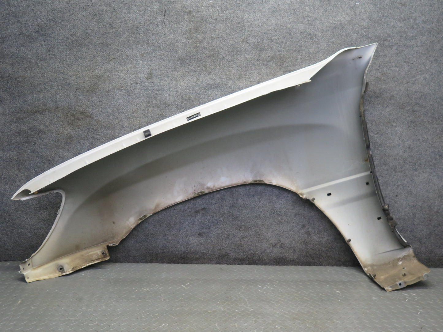 2003-2007 Lexus UZJ100L LX470 Front Right Fender Shell Panel Cover White