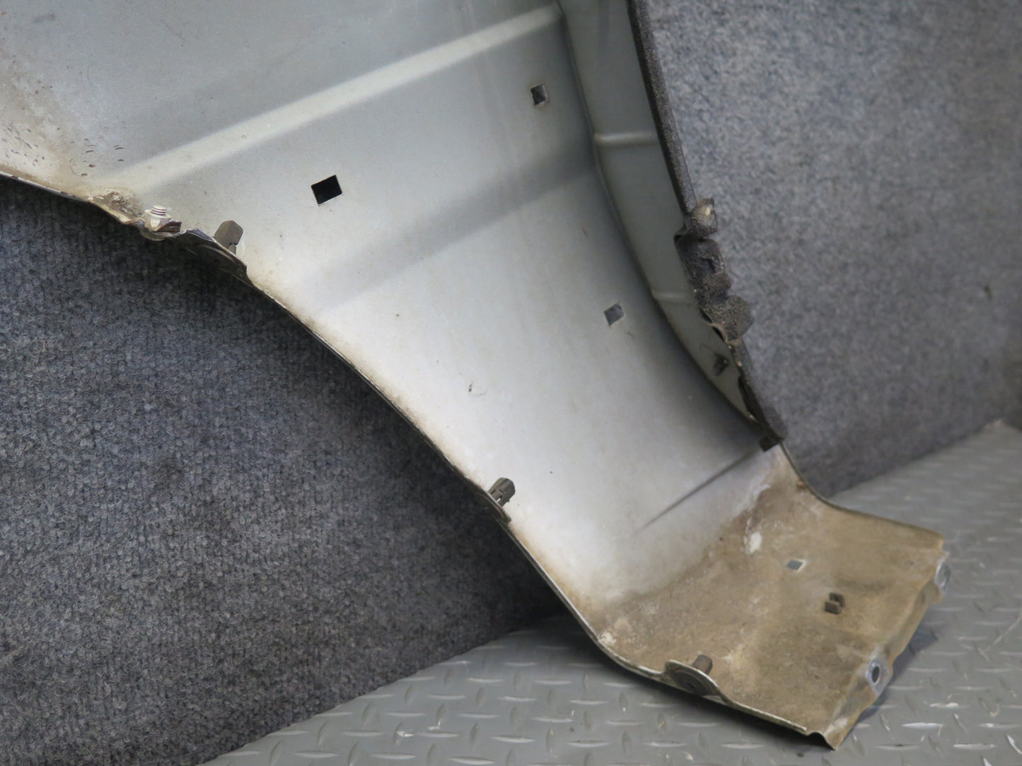 2003-2007 Lexus UZJ100L LX470 Front Right Fender Shell Panel Cover White