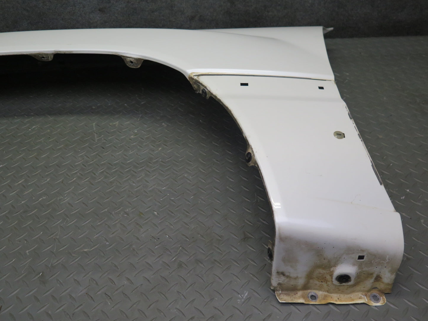 2003-2007 Lexus UZJ100L LX470 Front Left Fender Shell Panel Cover White