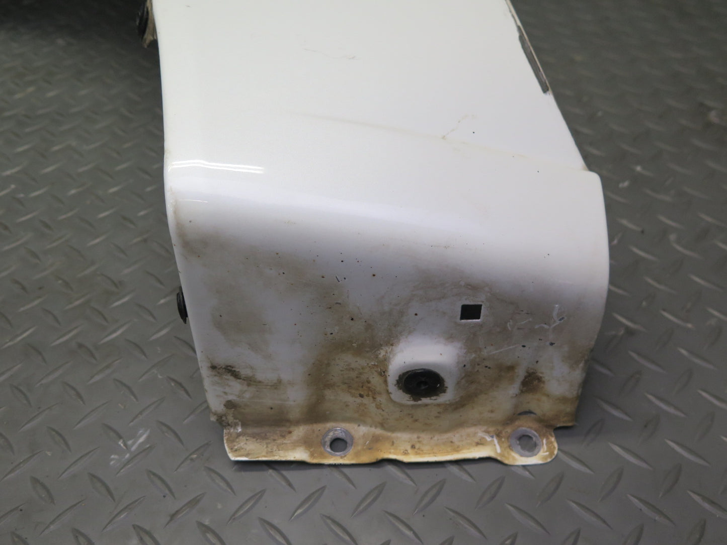 2003-2007 Lexus UZJ100L LX470 Front Left Fender Shell Panel Cover White