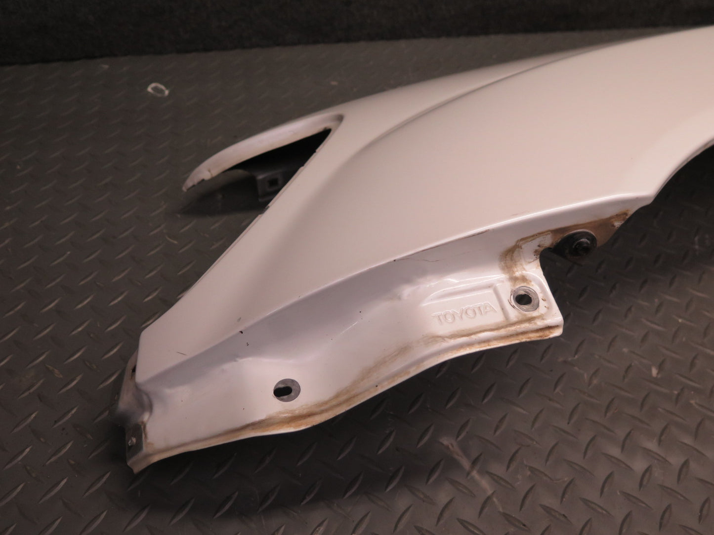 2003-2007 Lexus UZJ100L LX470 Front Left Fender Shell Panel Cover White