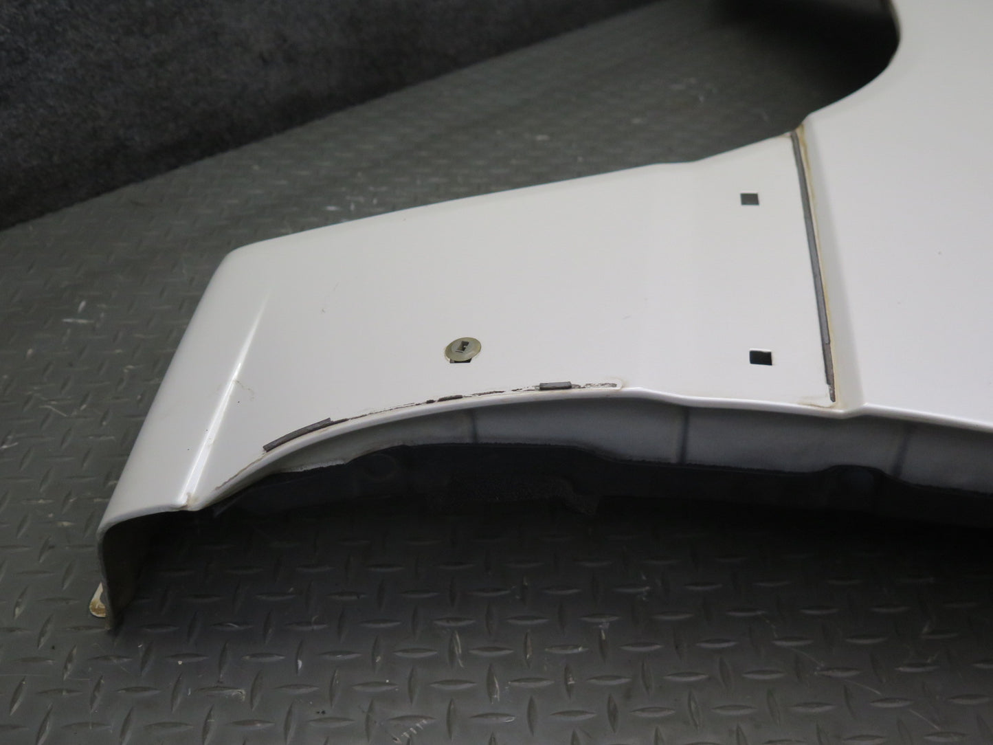 2003-2007 Lexus UZJ100L LX470 Front Left Fender Shell Panel Cover White