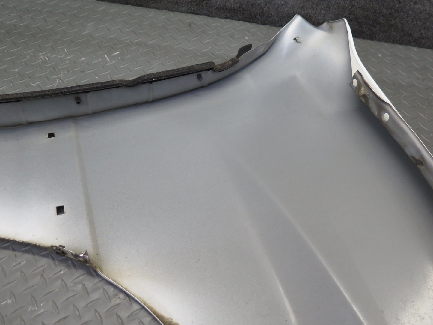 2003-2007 Lexus UZJ100L LX470 Front Left Fender Shell Panel Cover White