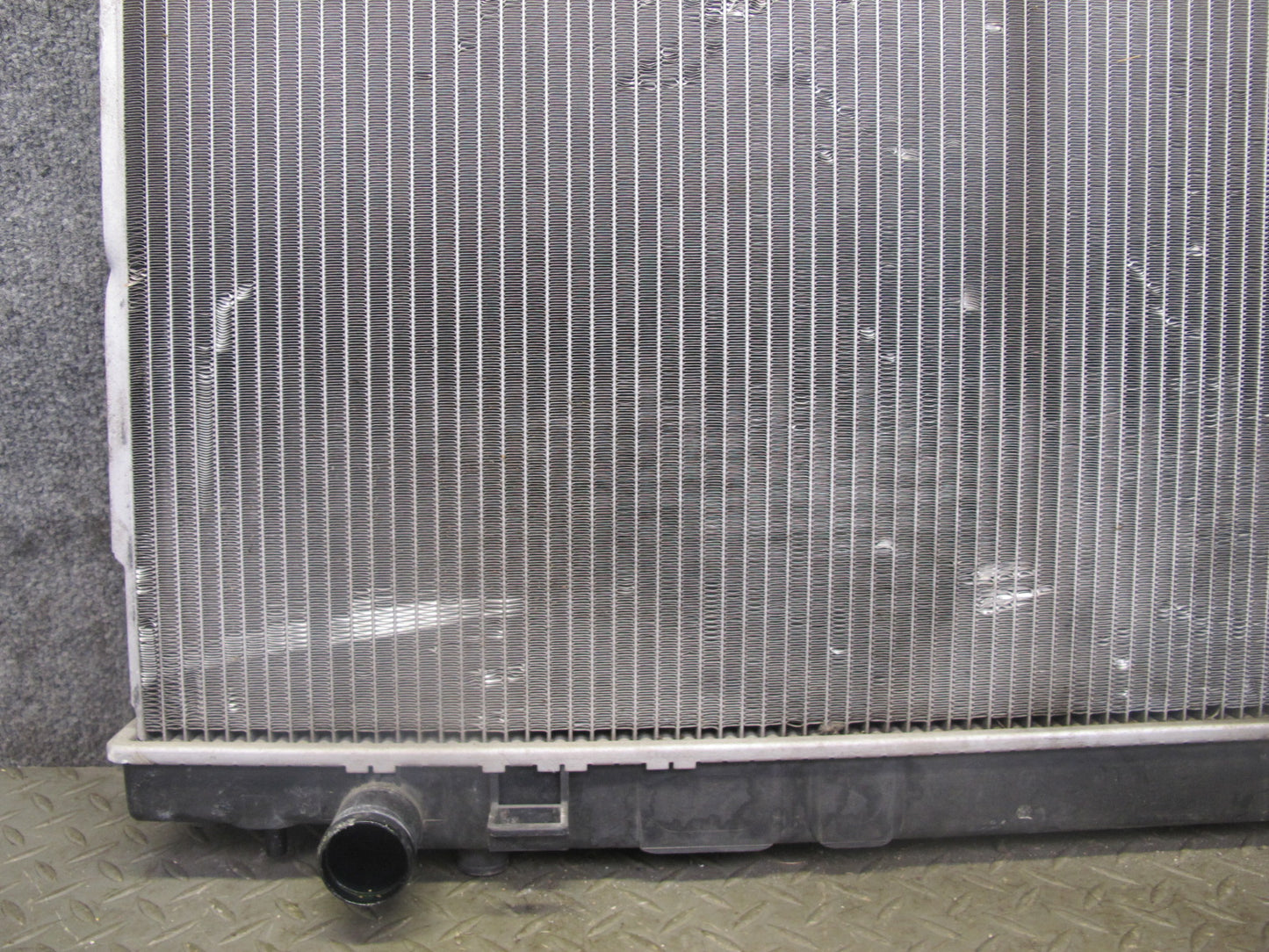 03-06 Nissan 350Z Z33 Convertible M/T Engine Cooling Radiator 68K Miles OEM