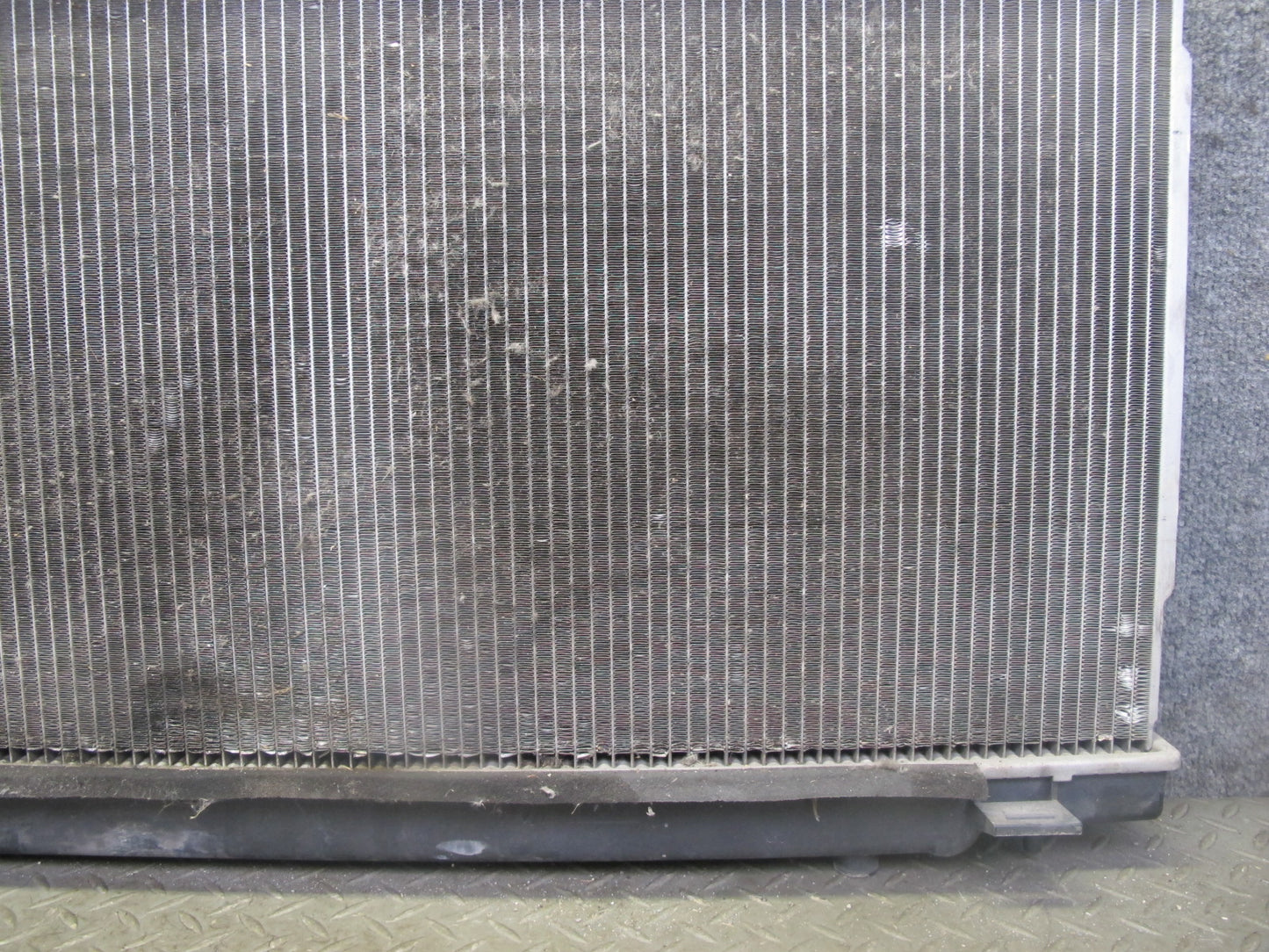 03-06 Nissan 350Z Z33 Convertible M/T Engine Cooling Radiator 68K Miles OEM