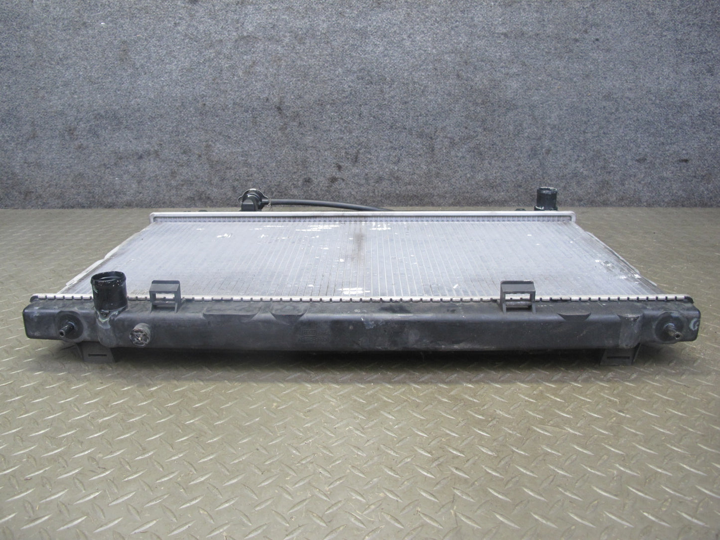 03-06 Nissan 350Z Z33 Convertible M/T Engine Cooling Radiator 68K Miles OEM